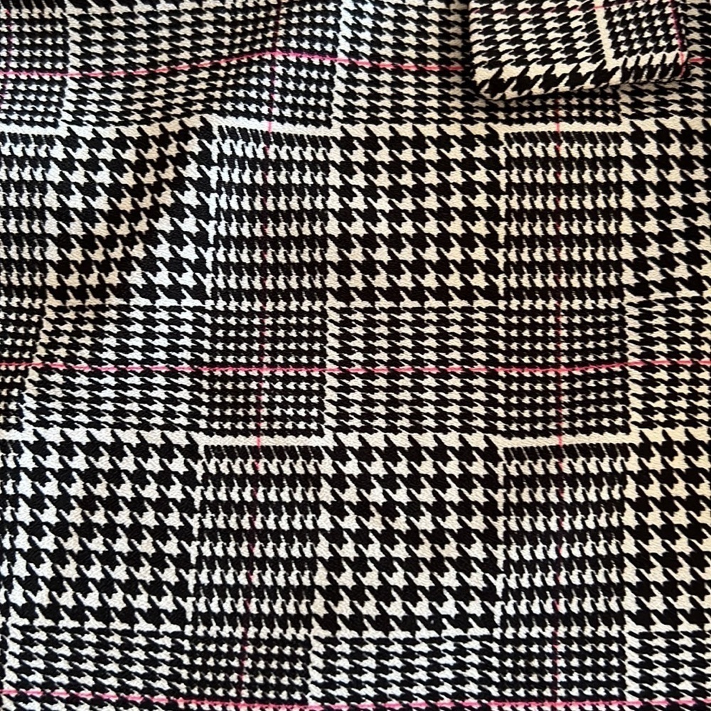 Torrid 00 pants, herringbone plaid, elastic waist, cuffed hem. Work, play, relax - Picture 8 of 8